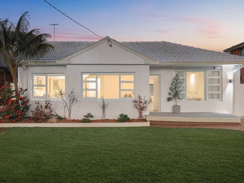Family Haven Designed to Embrace Indoor & Outdoor Living
