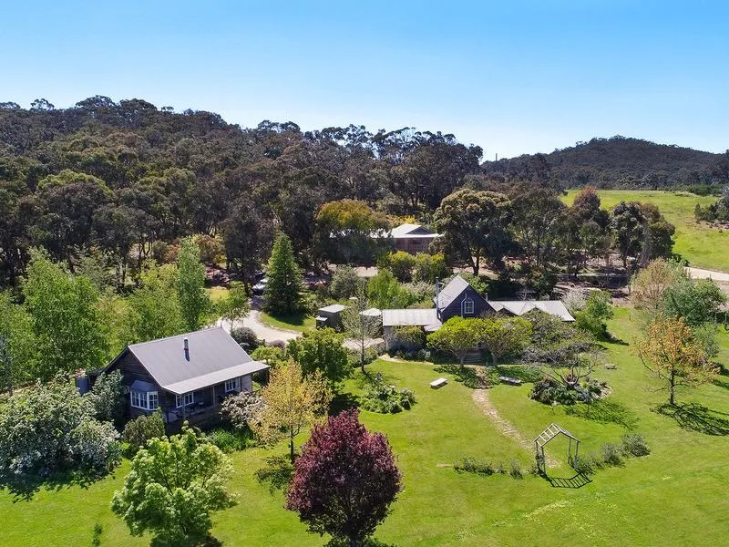 Central Victoria, Luxury BnB or Family Oasis, Your Safe 30 Acre Haven