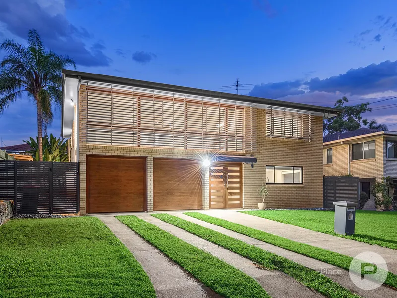 Spectacular four-bedroom family home with swimming pool