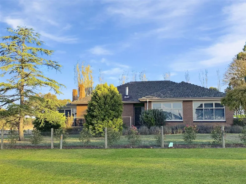 Large Family Home on Rural Setting