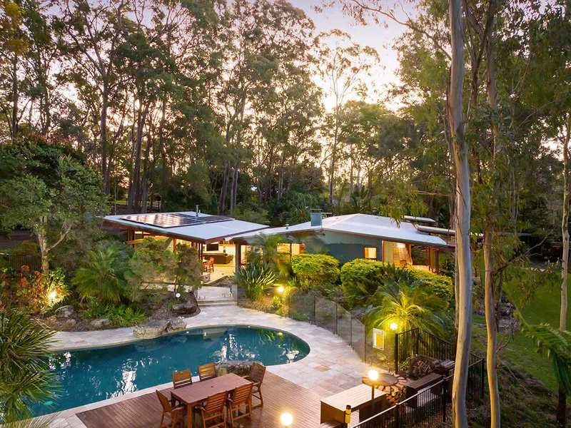 Stunning and versatile hideaway on 10000sqm of pristine acreage