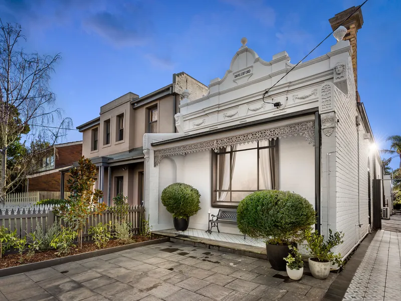 An Elegant, Private Sanctuary with Walk to Everything Convenience