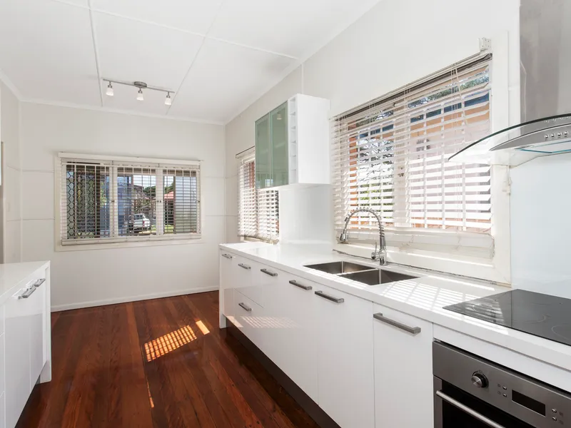AIRCONDITIONED 3 BEDROOM HOME