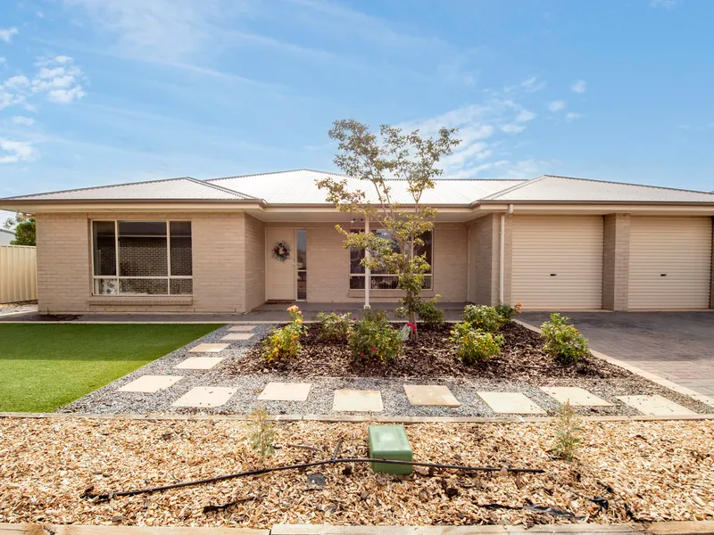 Enormous modern 5-bedroom home!