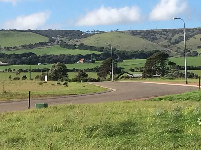 REDUCED Flat corner block - (1006sqm) with Kangaroo Island views from the rear - SO CHEAP!