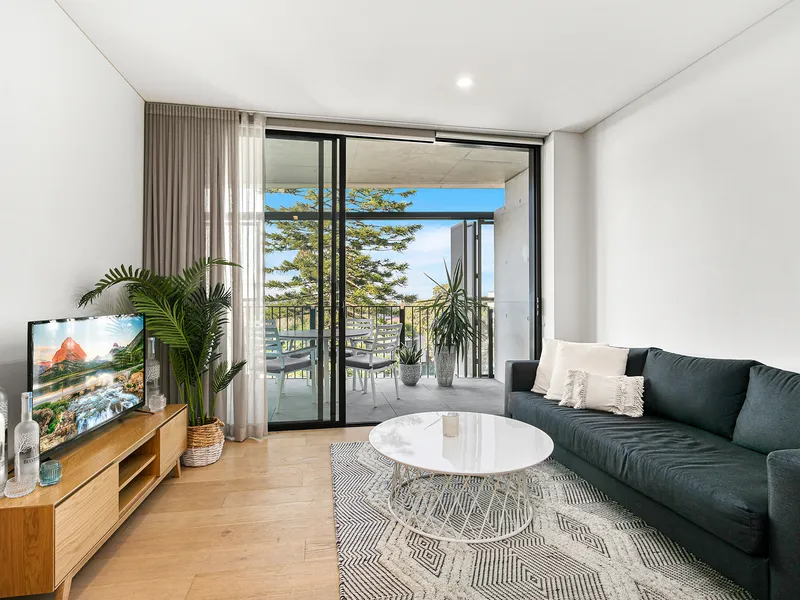 Luxury Apartment - Ideally Located with Stunning City Views