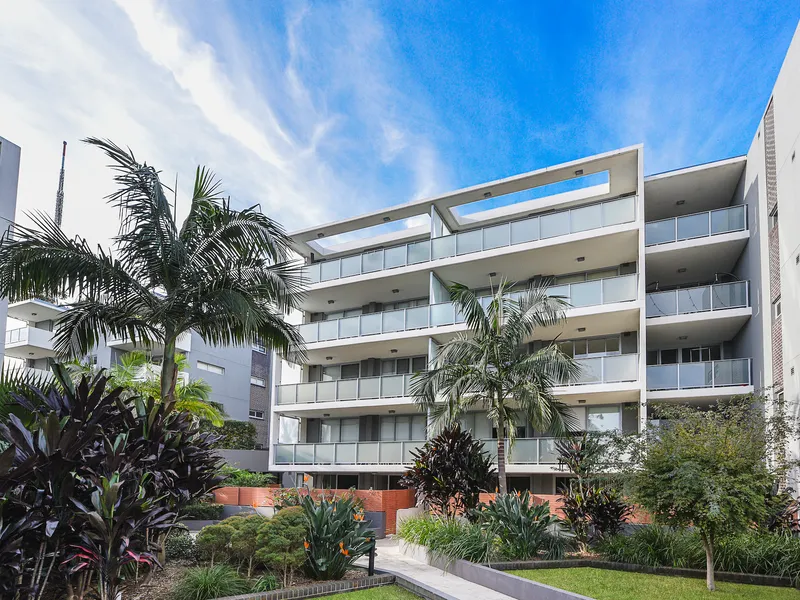 Sun-soaked stylish modern apartment with study