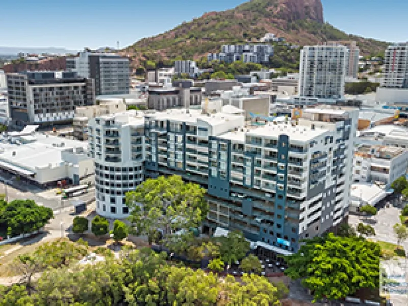 3BED-2BATH-2CAR-GREAT AMENITIES-SECURE