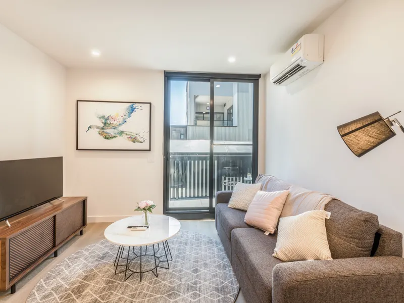 Fully-Furnished One-Bedroom Apt in the Centre of Box Hill