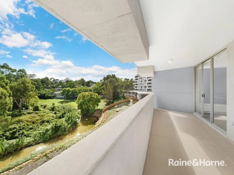 Immaculate 2 Bedroom Apartment + Study