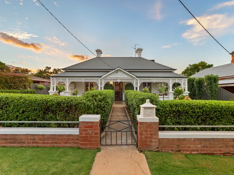 'Dalwood' - An Exquisitely Blended Modern Victorian Home