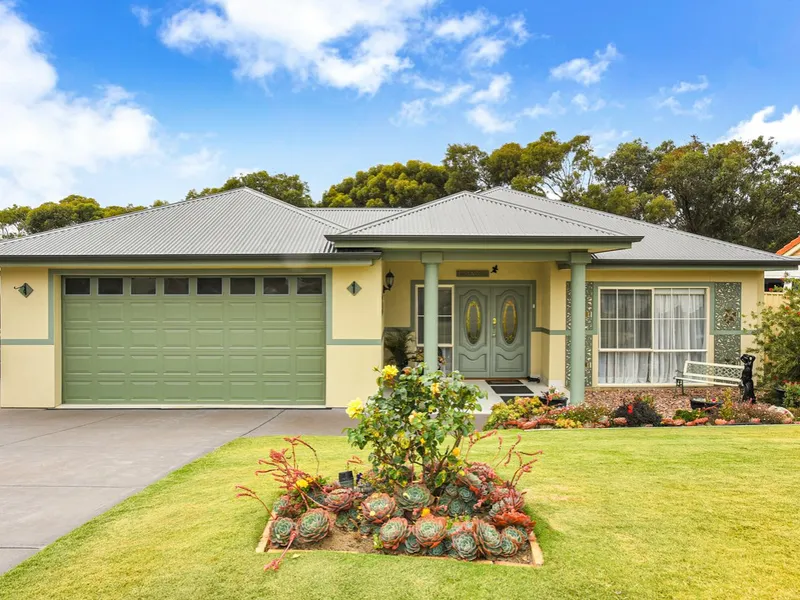 Private Golf Course Frontage