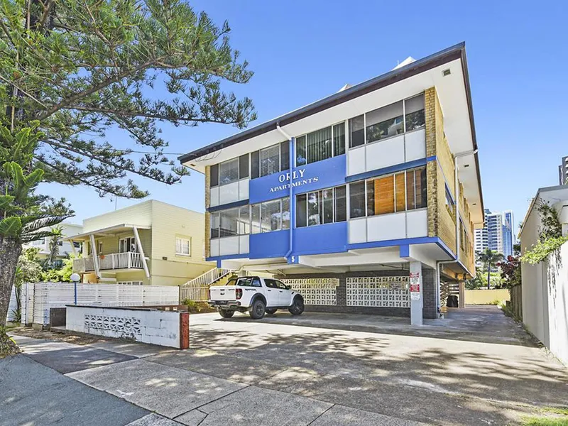 Unfurnished 1 Bedroom 1 Bathroom Unit In A Small Boutique Building!.