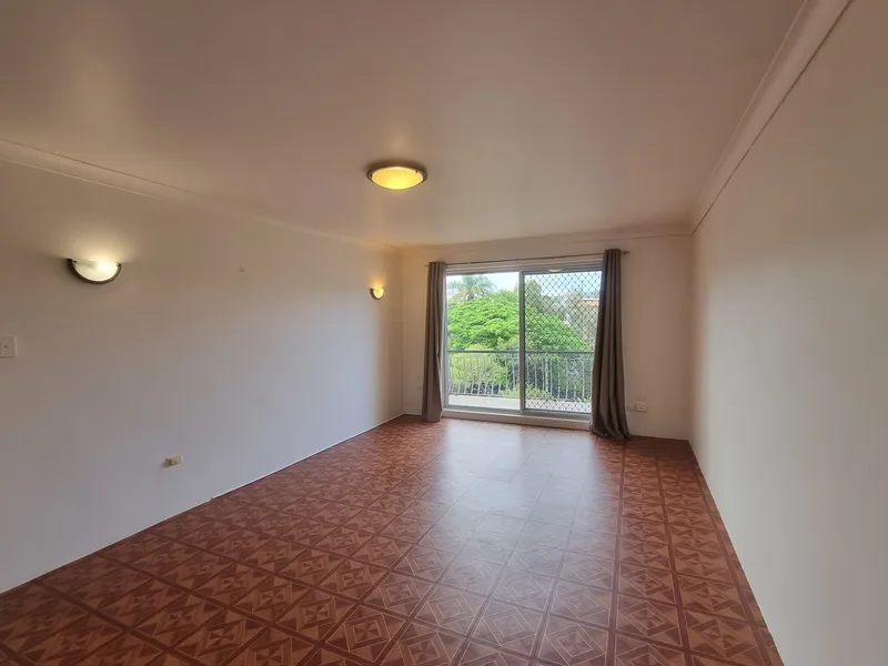 Two-Bedroom Unit in the Heart of Greenslopes