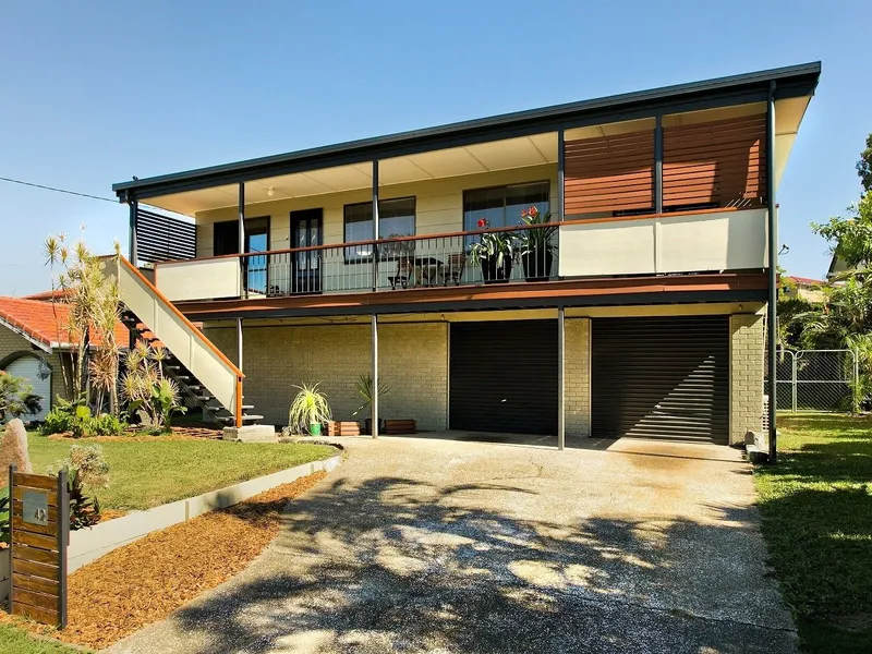 High Set Family Home in Superb Lifestyle Location