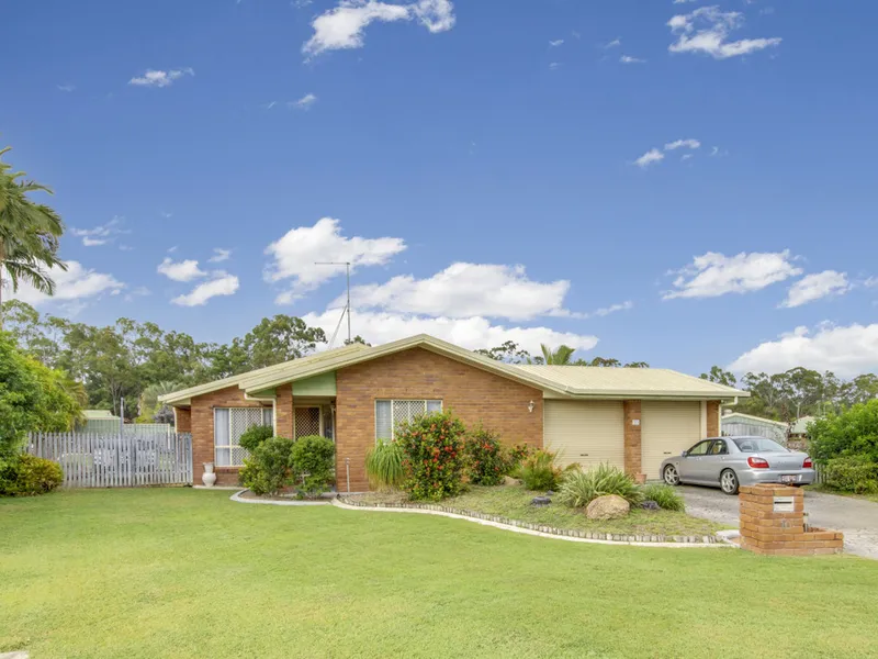 CUL-DE-SAC LOCATION…. SOUGHT AFTER POCKET OF CLINTON