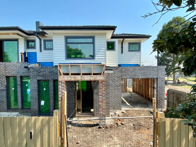 UNDER CONSTRUCTION - TO BE COMPLETED MID MAY 2021 - Brand new luxury townhouse in a peaceful location.