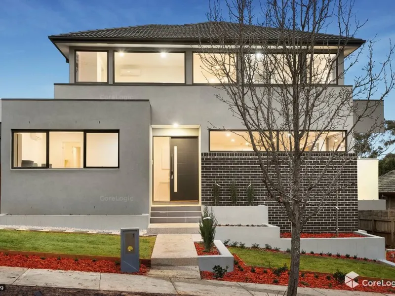 A luxurious and leafy family retreat, paces from Westfield Doncaster