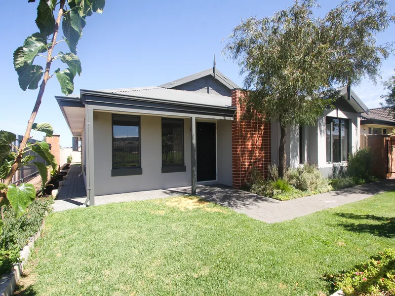 GREAT VALUE 4x2x2 FAMILY HOME!