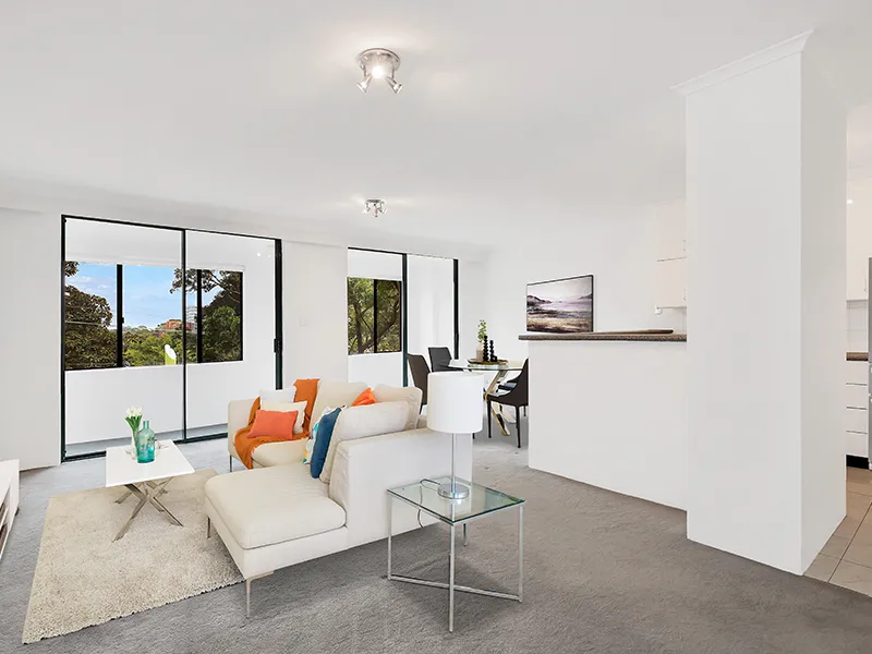 Spacious Two bedroom Apartment within 'Princes Gardens'
