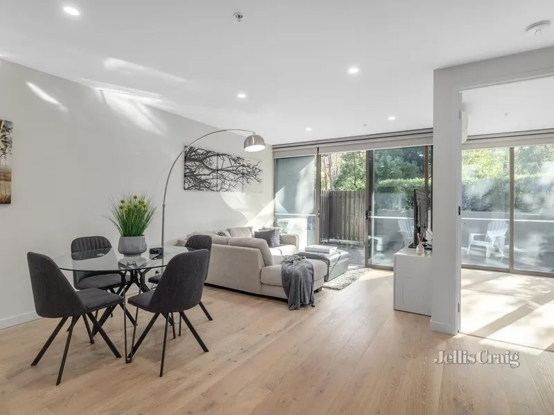 Luxurious ground floor lifestyle just a stroll from Eastland