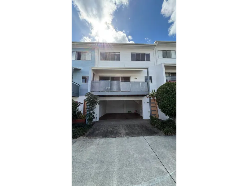 Mansfiled State High Catchment Townhouse for rent