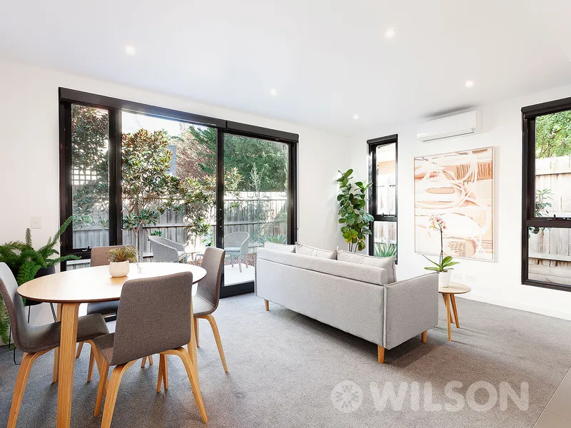 Luxurious, Secure, Garden Apartment!