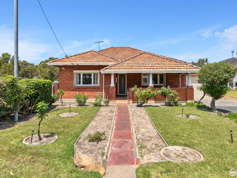 CLASSIC HOME ON 2249SQM OF LAND - R80 ZONING