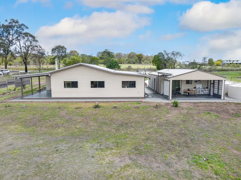 NEAR NEW LIFESTYLE PROPERTY - MOVE IN & ENJOY!