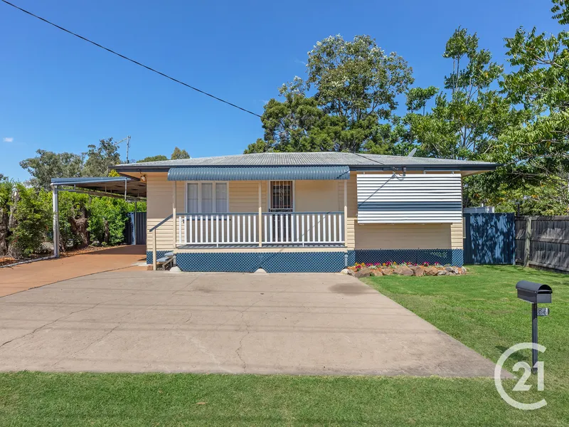 REAR YARD ACCESS + SHED - POST WAR WINNER!