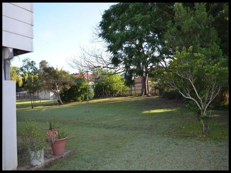 Three bedroom high-set with massive backyard