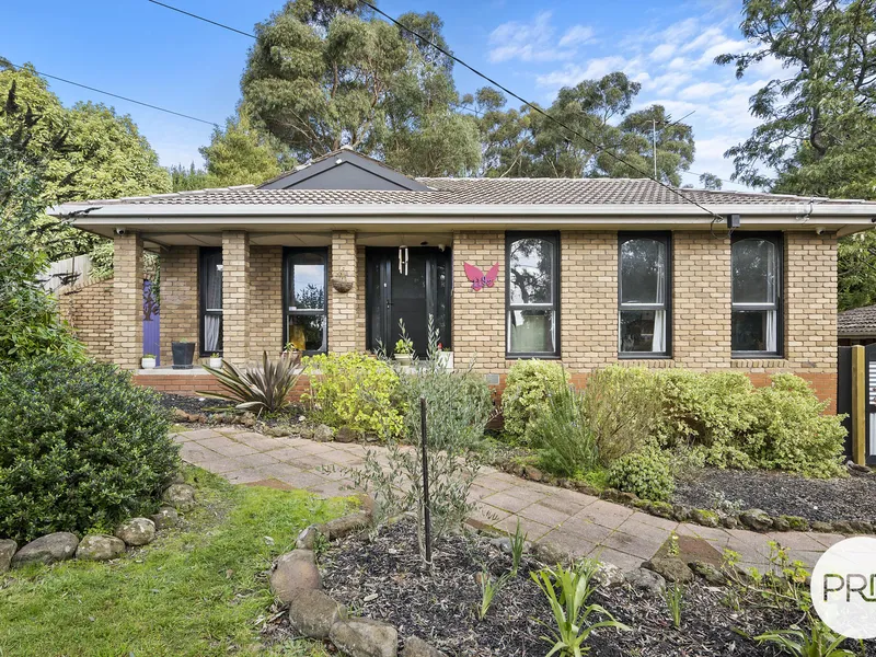 Make the move to popular Mount Helen!