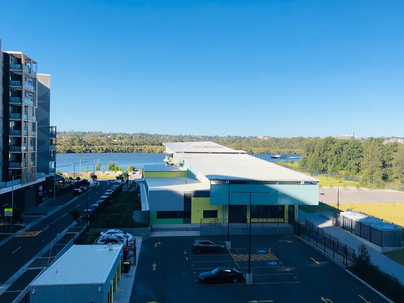 Marina Square! Two Bedrooms apartment for rent ! Just Above the Shopping Centre!