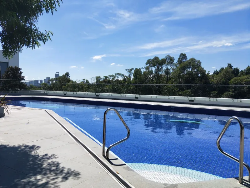 Furnished and ready to move. Gym. Sauna. Swimming pools. Dream lifestyle.
