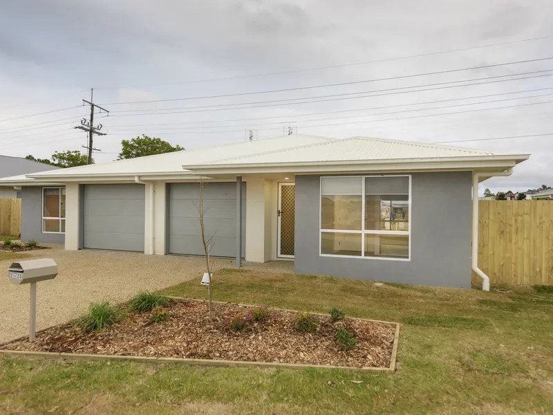 Lovely Duplex Unit - Modern - Convenient...