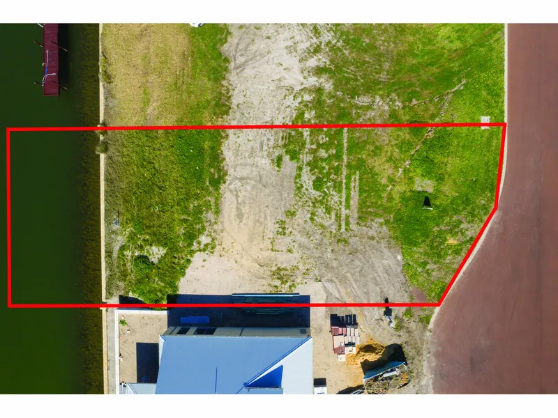 DREAM WATERFRONT BLANK CANVAS