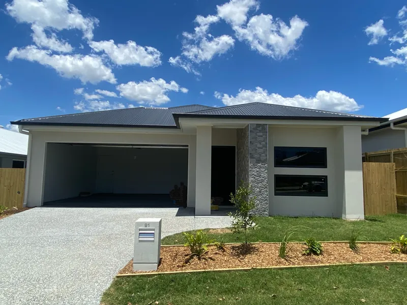 BRAND NEW 4-BEDROOM HOME WITH DUCTED AIR CONDITIONING
