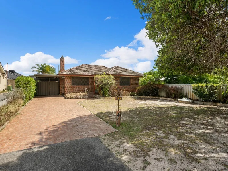 UNDER OFFER!!!!