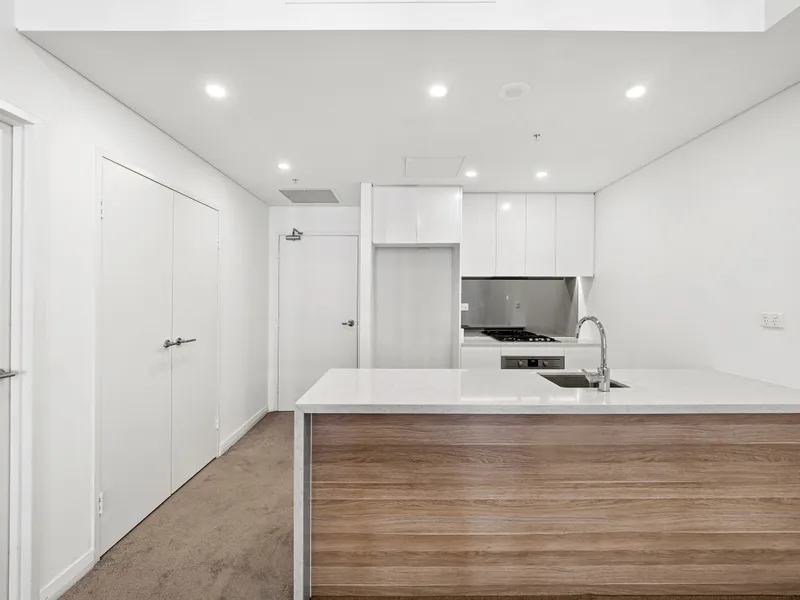 Near water Convenient Location Modern Apartment