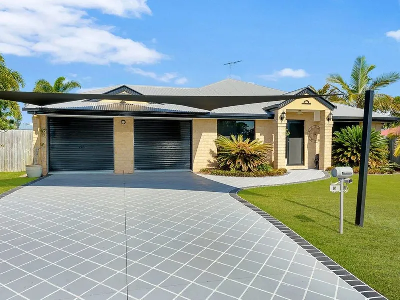 Norfolk estate large family home, 4 Brm + Study, Sep formal lounge, Sep Family, internal laundry, DBL Gge