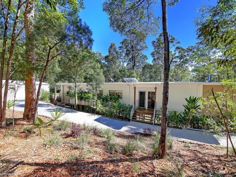 'The Treetops' a hinterland retreat!