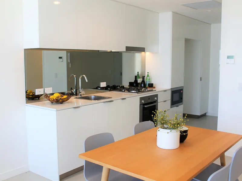 Modern Apartment on 8th Level in Newstead