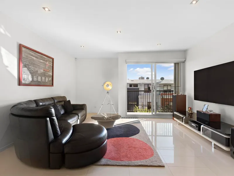 Luxurious and expansive urban townhouse in a peaceful Richmond location