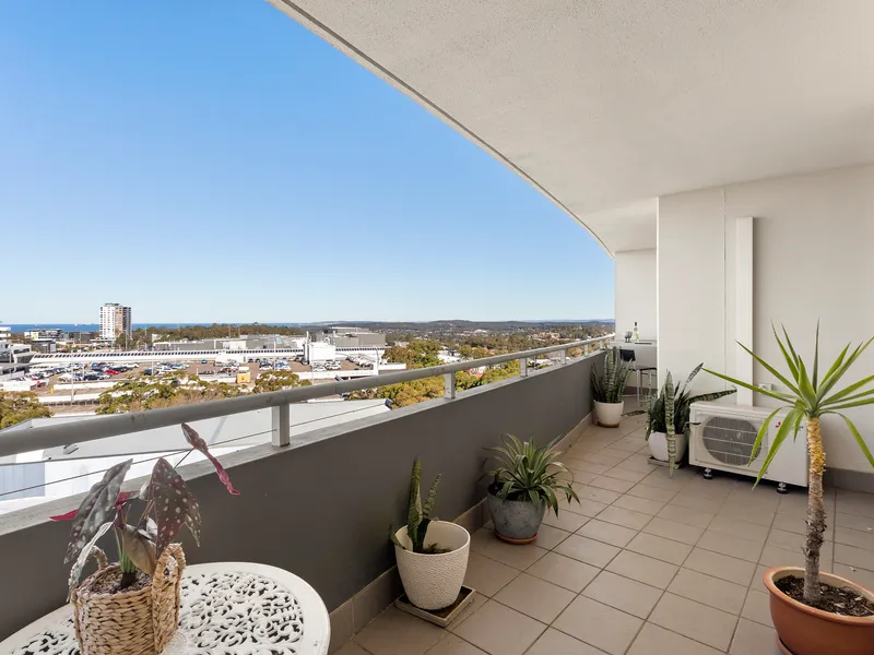 Modern-Vibes and an Alfresco Setting with Panoramic Views