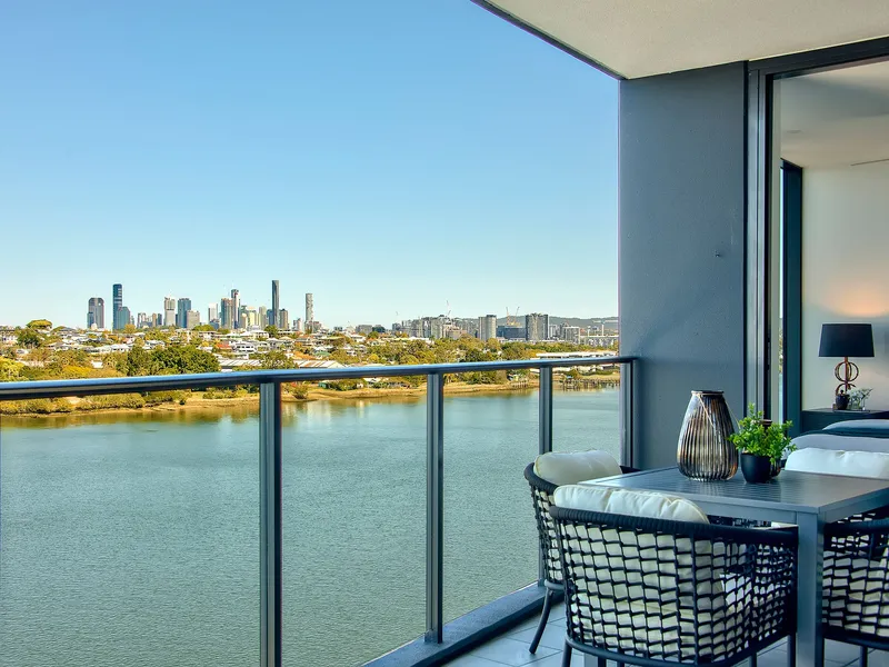 Ultimate Riverfront – Hamilton