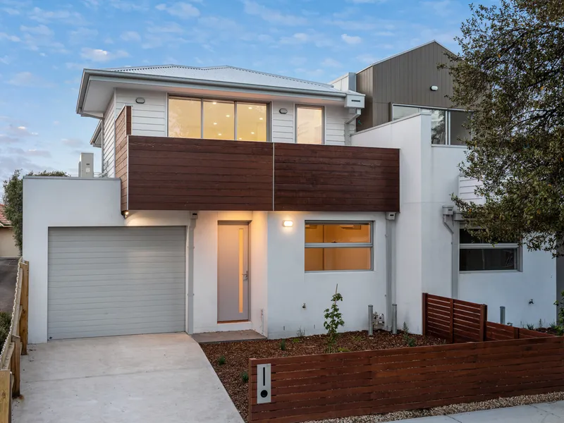 CONTEMPORARY COASTAL LIVING