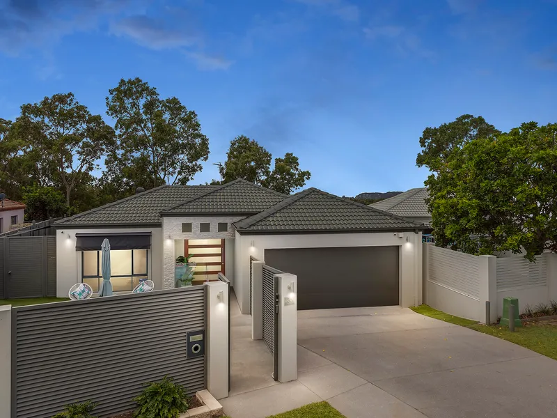 IMMACULATE PRIVATE SINGLE LEVEL OASIS WITH VIEWS