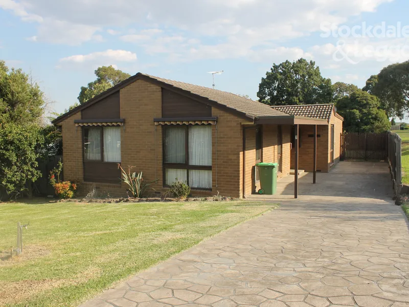 Humble Home in the Heart of Pakenham!