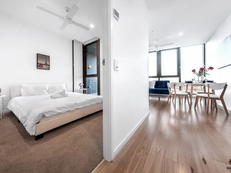 LEVEL 9 - LUXURY 2 BEDROOM 2 BATHROOM APARTMENT IN CAPRI