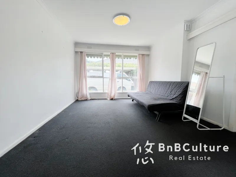 Comfortable Home Just Off the M2 and Close to Everything